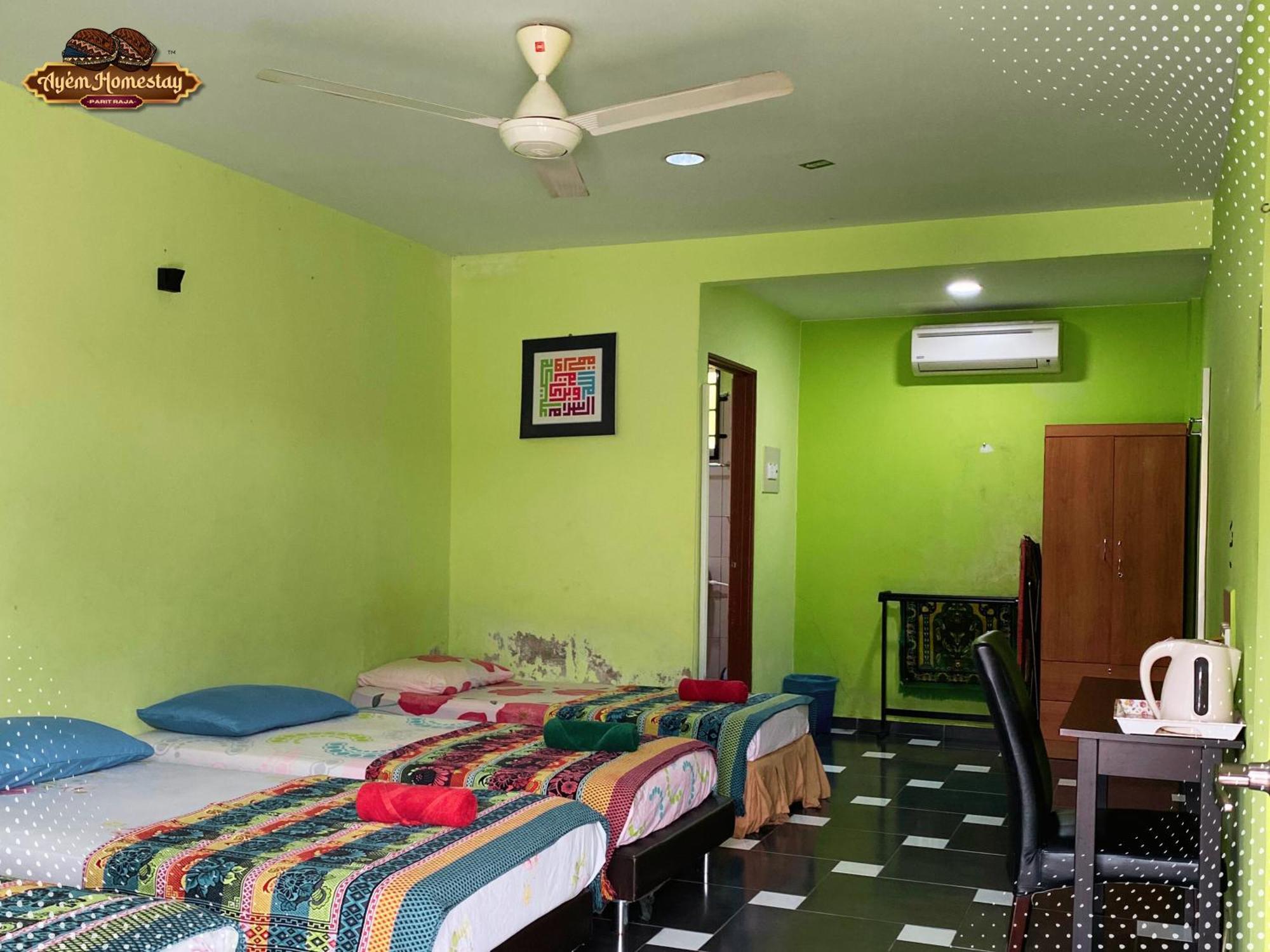 Ayem Uthm Homestay Parit Raja