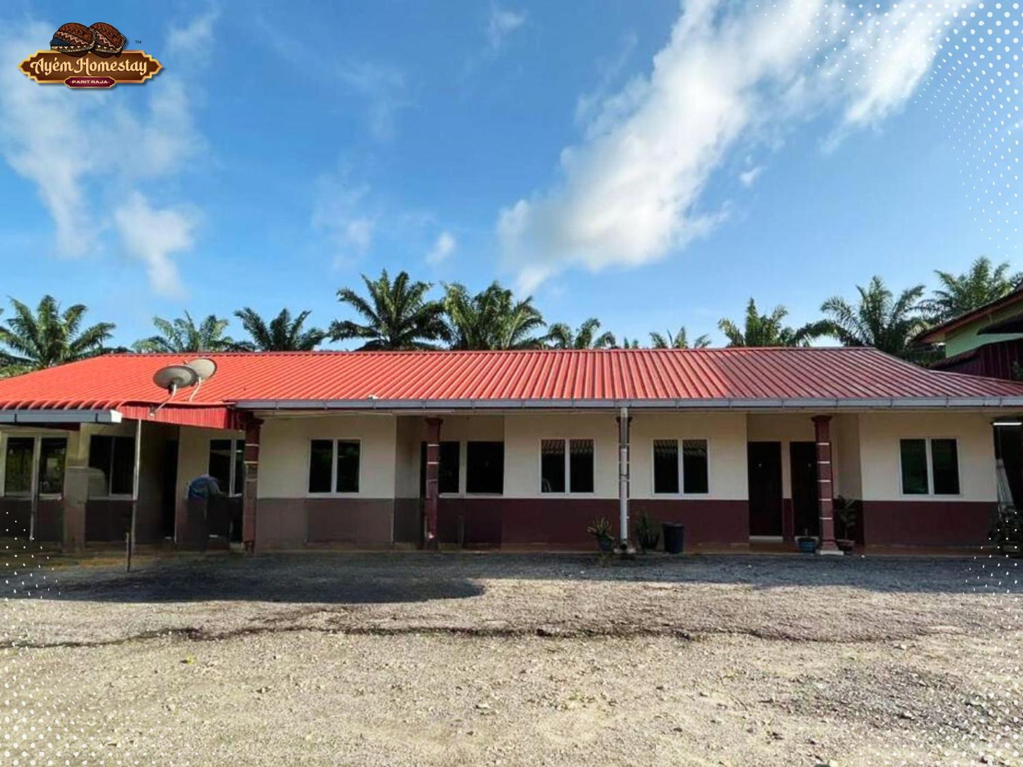 Homestay Ayem Uthm Parit Raja